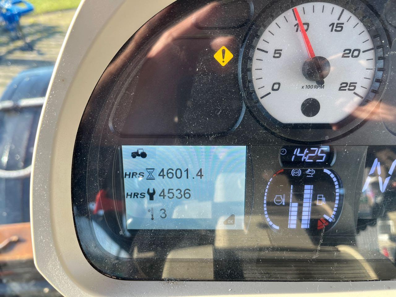 Massey Ferguson 8727 Dyna-VT - 拖拉机:图4 Massey Ferguson 8727 Dyna-VT - 拖拉机:图4