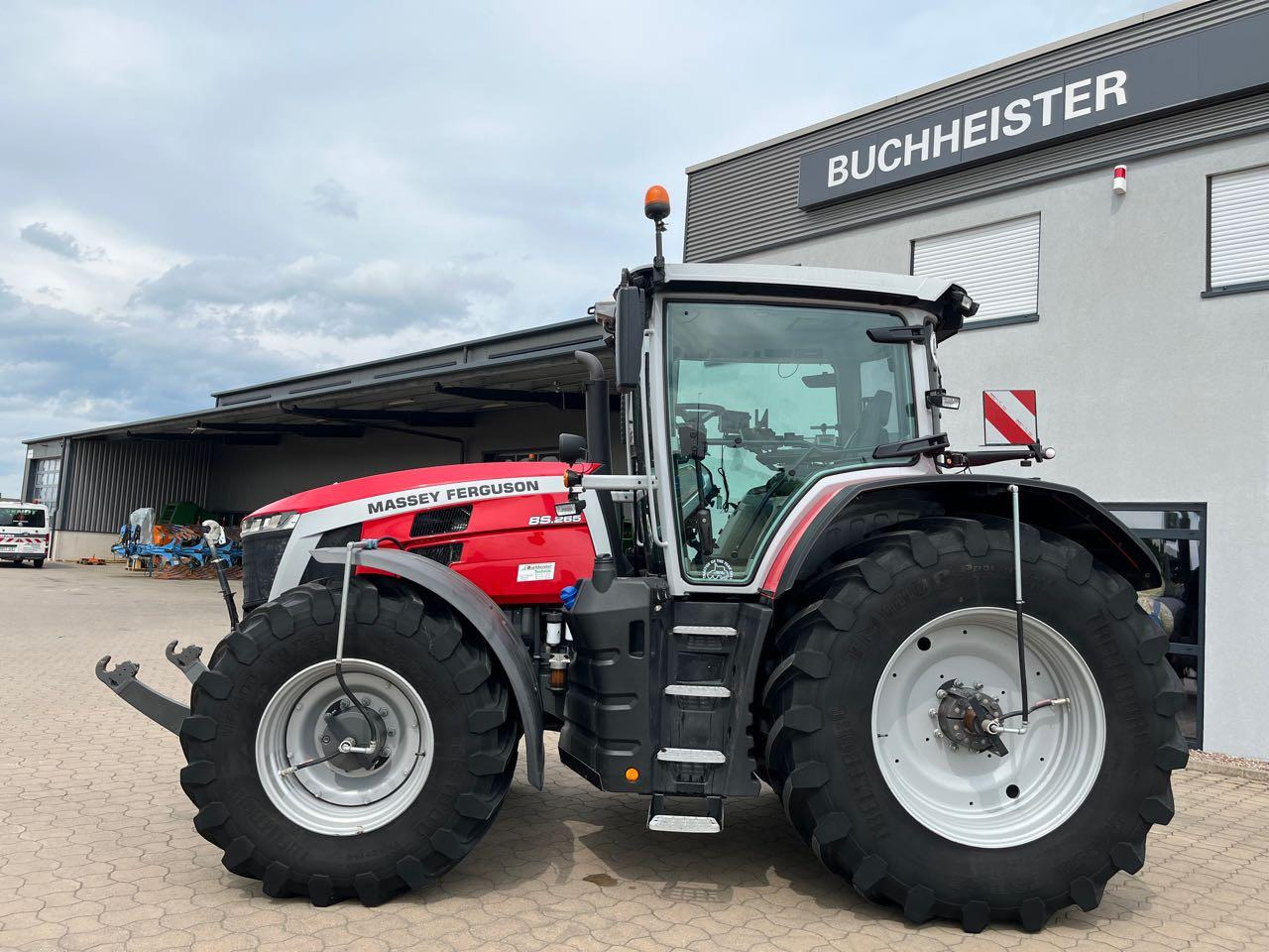 Massey Ferguson 8S.265 Dyna-VT Exclusive - 拖拉机:图2 Massey Ferguson 8S.265 Dyna-VT Exclusive - 拖拉机:图2