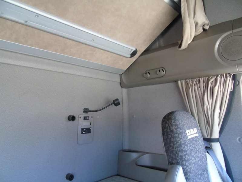 DAF XF 105 .460 + MANUAL + EURO 5 - 厢式卡车:图5 DAF XF 105 .460 + MANUAL + EURO 5 - 厢式卡车:图5