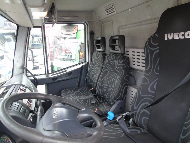 Iveco Eurocargo 190EL28 + LIFT + EURO 5 - 侧帘卡车:图4 Iveco Eurocargo 190EL28 + LIFT + EURO 5 - 侧帘卡车:图4