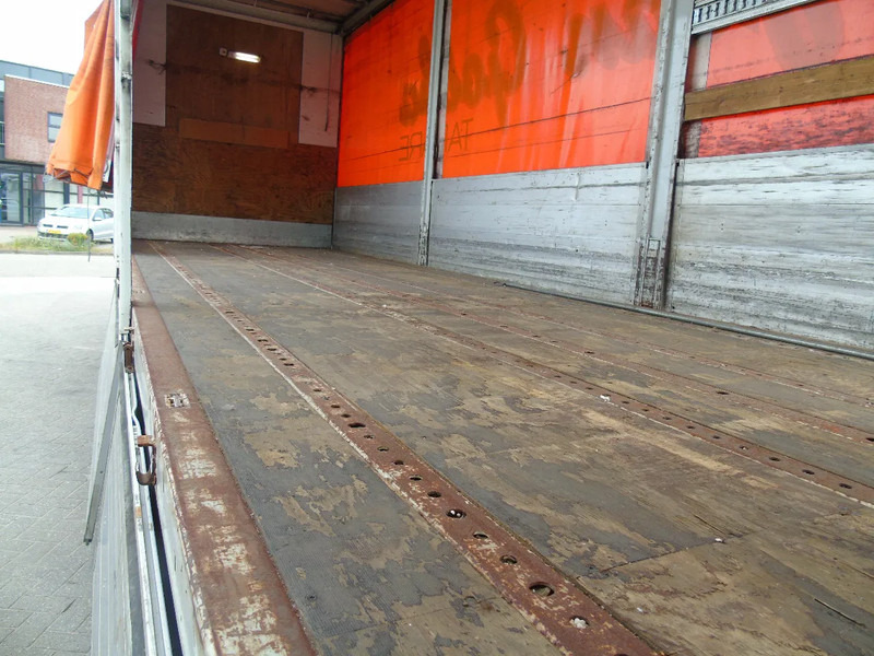 Iveco Eurocargo 190EL28 + LIFT + EURO 5 - 侧帘卡车:图5 Iveco Eurocargo 190EL28 + LIFT + EURO 5 - 侧帘卡车:图5