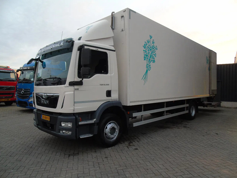 MAN TGM 12.250 + EURO 6 + LIFT + 12T - 厢式卡车:图3 MAN TGM 12.250 + EURO 6 + LIFT + 12T - 厢式卡车:图3