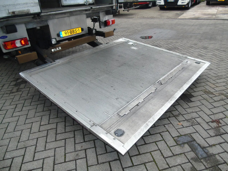 Mercedes-Benz Antos 1924 + EURO 6 + CARRIER 950 MT - 冷藏车:图5 Mercedes-Benz Antos 1924 + EURO 6 + CARRIER 950 MT - 冷藏车:图5