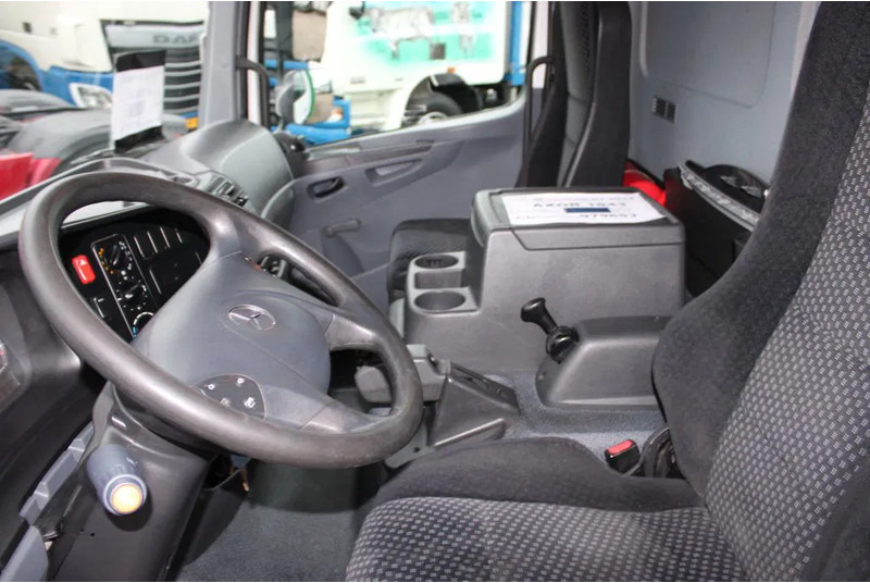 Mercedes-Benz Atego 1018 + LIFT - 厢式卡车:图3 Mercedes-Benz Atego 1018 + LIFT - 厢式卡车:图3