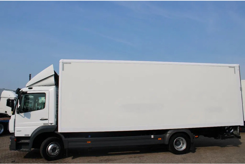Mercedes-Benz Atego 1221 + EURO 6 + LIFT + 12t - 厢式卡车:图3 Mercedes-Benz Atego 1221 + EURO 6 + LIFT + 12t - 厢式卡车:图3
