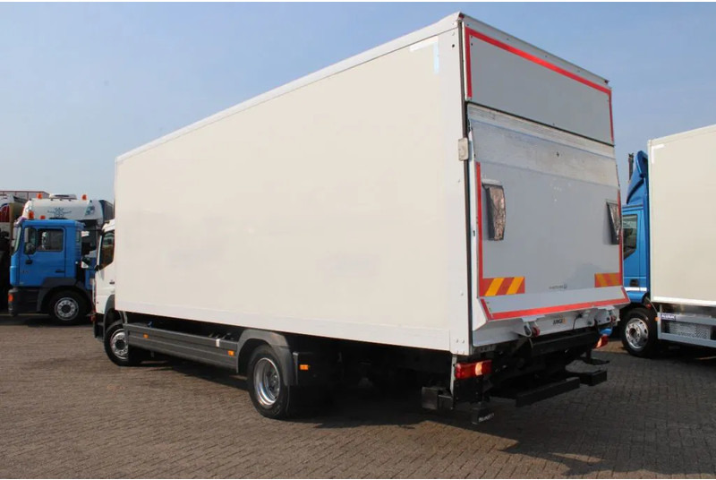 Mercedes-Benz Atego 1221 + EURO 6 + LIFT + 12t - 厢式卡车:图4 Mercedes-Benz Atego 1221 + EURO 6 + LIFT + 12t - 厢式卡车:图4