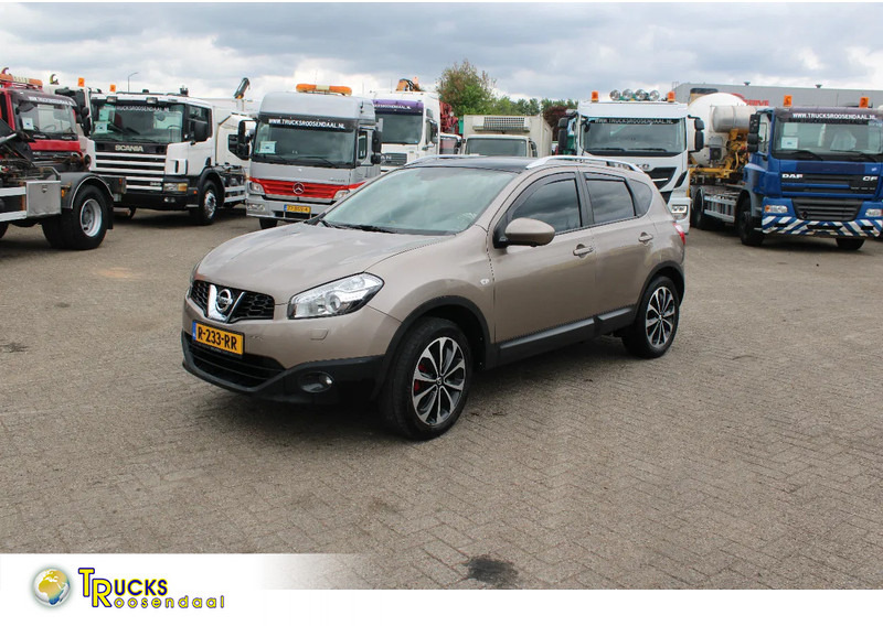 Nissan QASHQAI 2.0 AUTOMATIC / CAMERA - 汽车:图1 Nissan QASHQAI 2.0 AUTOMATIC / CAMERA - 汽车:图1
