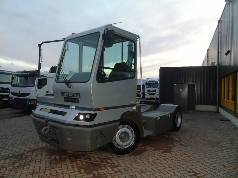 Terberg YT 182 fully funtion + perfect - 码头牵引车:图4 Terberg YT 182 fully funtion + perfect - 码头牵引车:图4