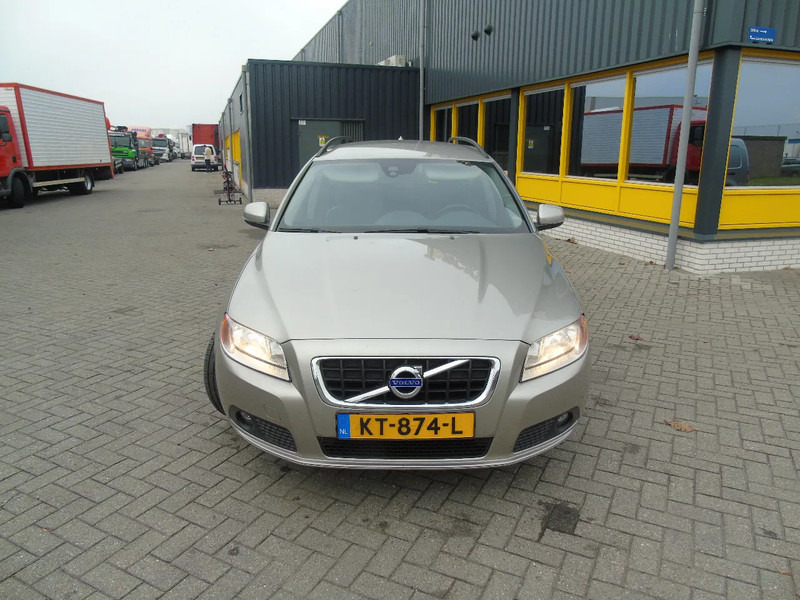 Volvo V70 + manual - 掀背车:图2 Volvo V70 + manual - 掀背车:图2