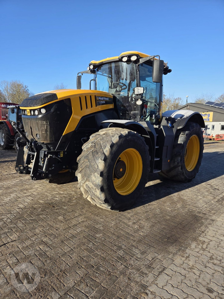 JCB FasTrac 8330 - 拖拉机:图1 JCB FasTrac 8330 - 拖拉机:图1