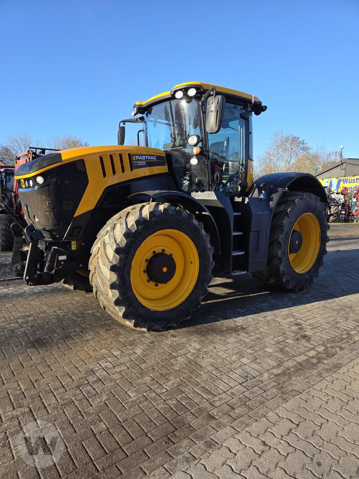 JCB FasTrac 8330 - 拖拉机:图2 JCB FasTrac 8330 - 拖拉机:图2