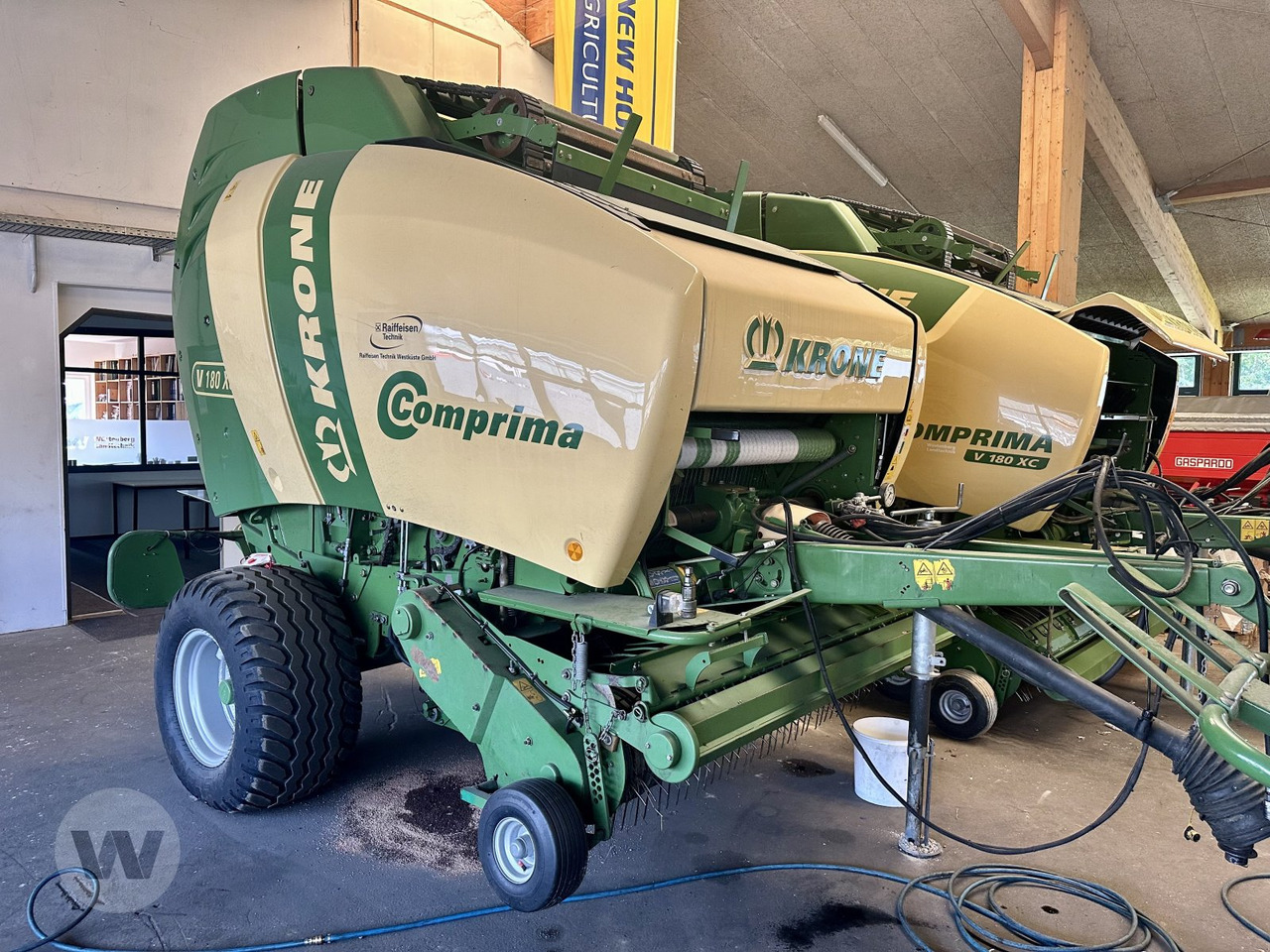 Krone Comprima V 180 XC - 圆形打包机:图1 Krone Comprima V 180 XC - 圆形打包机:图1