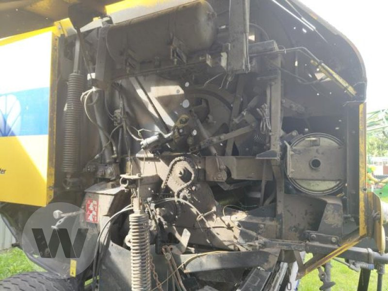 New Holland BR 750 - 圆形打包机:图3 New Holland BR 750 - 圆形打包机:图3