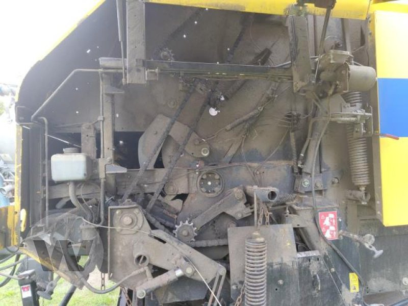 New Holland BR 750 - 圆形打包机:图2 New Holland BR 750 - 圆形打包机:图2
