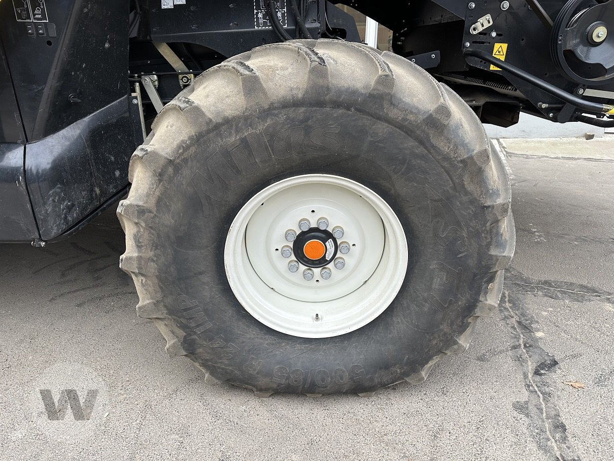 New Holland CR 8.90 - 联合收割机:图3 New Holland CR 8.90 - 联合收割机:图3