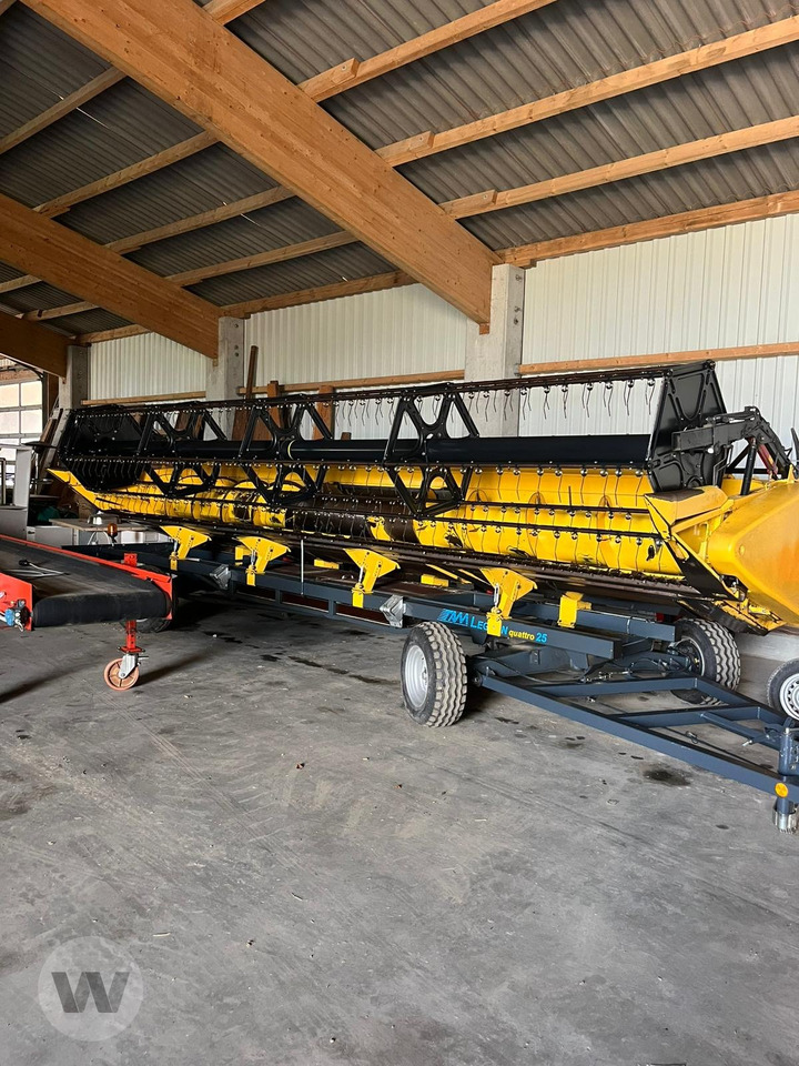 New Holland CR 8080 - 联合收割机:图2 New Holland CR 8080 - 联合收割机:图2