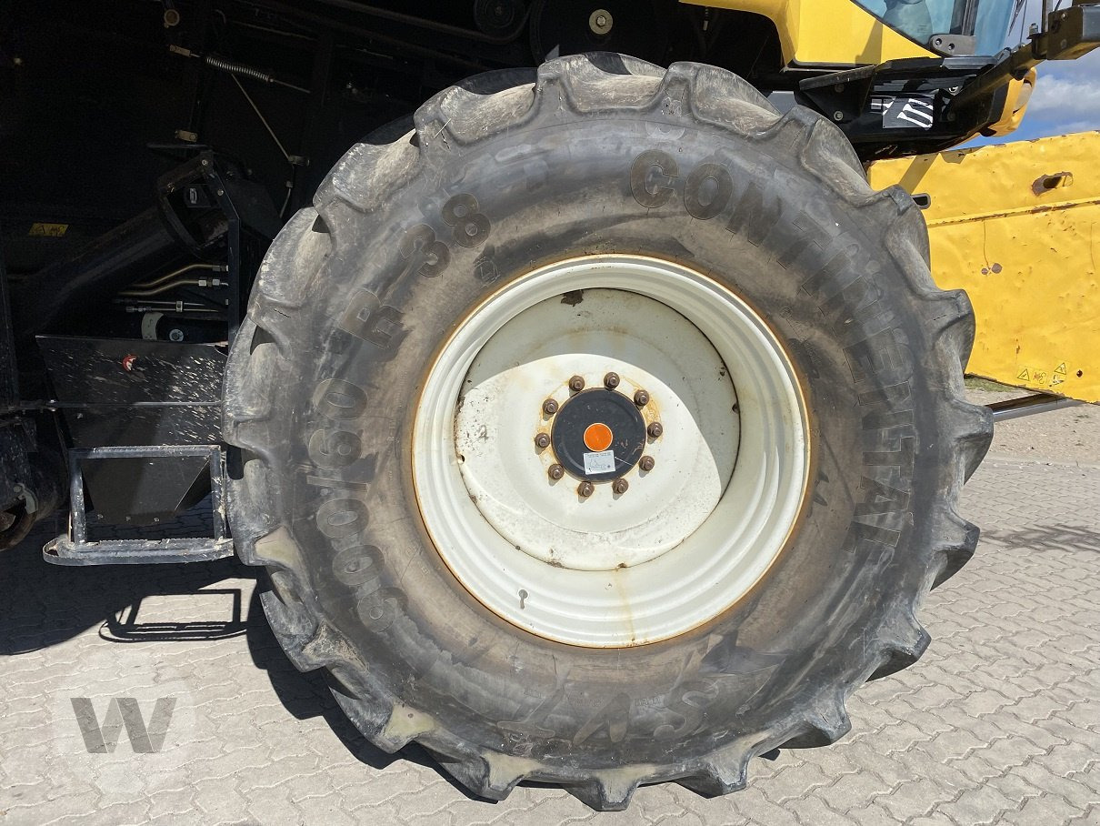 New Holland CR 9090 - 联合收割机:图3 New Holland CR 9090 - 联合收割机:图3