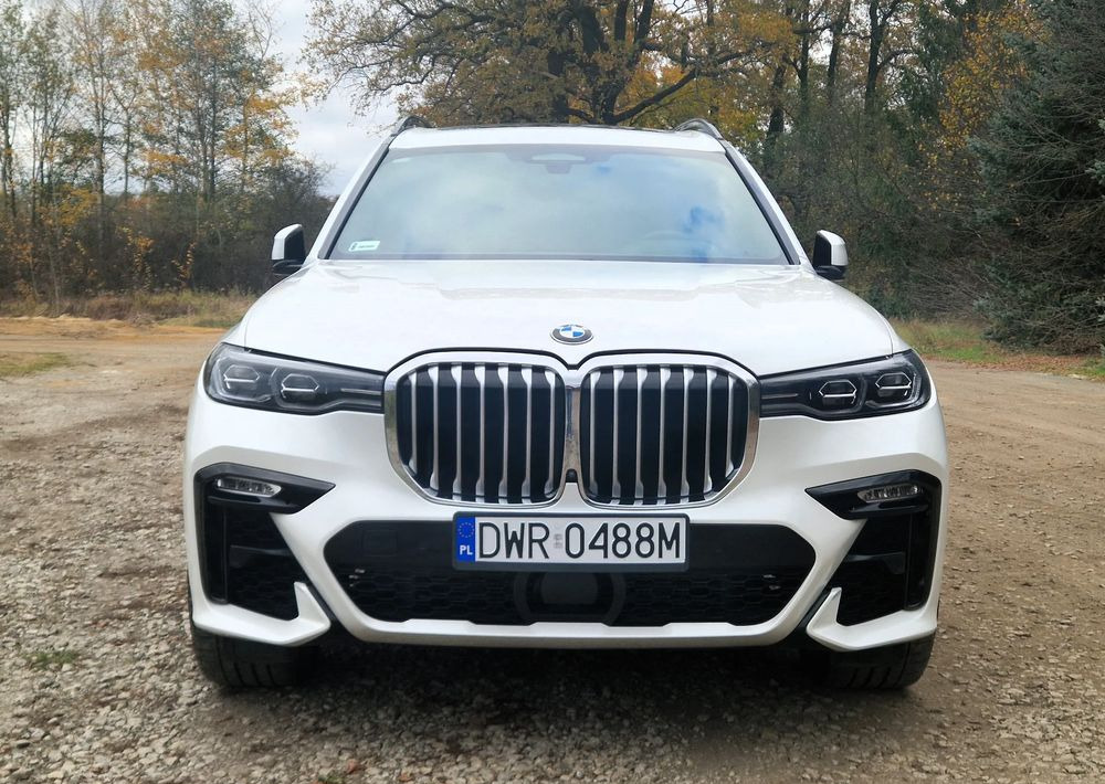 BMW X7 M50i sport - 越野车:图2 BMW X7 M50i sport - 越野车:图2