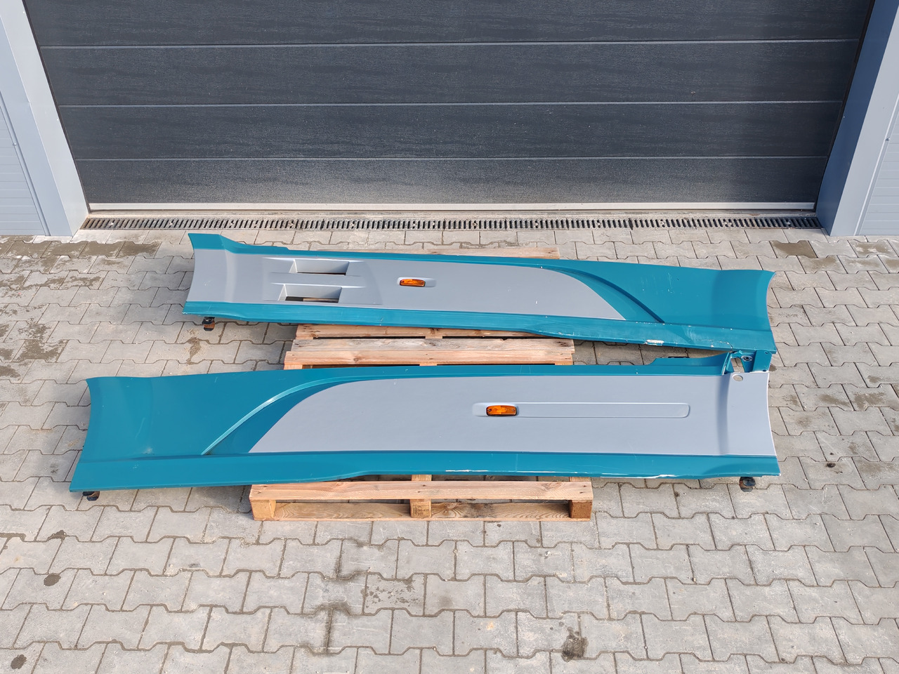 DAF XF106 EURO 6 / SIDE SPOILERS SET - 空气动力/ 扰流板:图2 DAF XF106 EURO 6 / SIDE SPOILERS SET - 空气动力/ 扰流板:图2