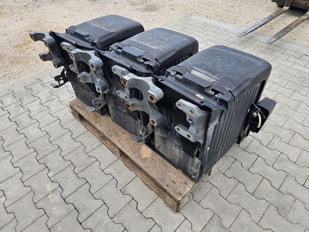 DAF XF106 EURO 6 / VERTICAL BATTERY BOX - 电池:图3 DAF XF106 EURO 6 / VERTICAL BATTERY BOX - 电池:图3