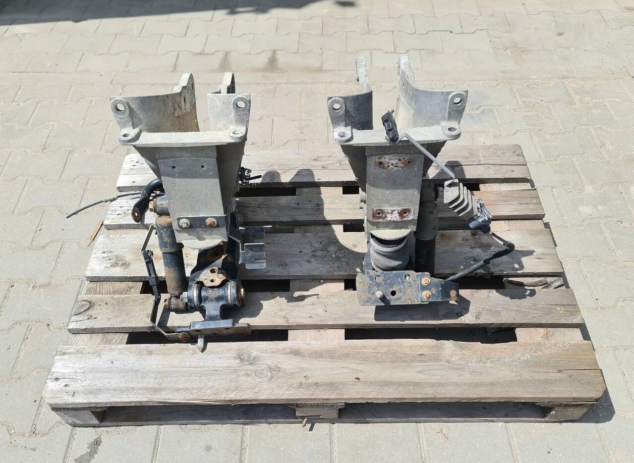 Łapa wywrotu kabiny wywrot lewy prawy Renault PREMIUM DXI truck - 减震器 适用于 卡车:图1 Łapa wywrotu kabiny wywrot lewy prawy Renault PREMIUM DXI truck - 减震器 适用于 卡车:图1