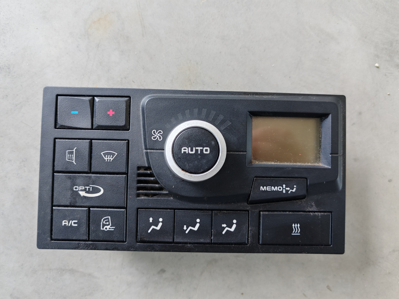 RENAULT RANGE T / AC CONTROL PANEL / 22247443 - 空调零件:图1 RENAULT RANGE T / AC CONTROL PANEL / 22247443 - 空调零件:图1
