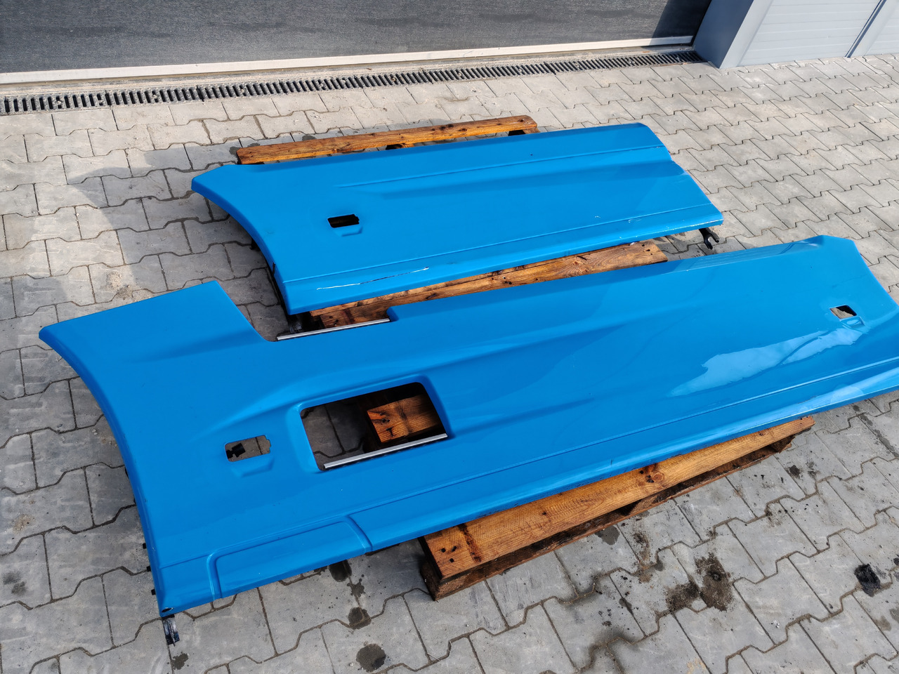 RENAULT RANGE T EURO 6 / SIDE SPOILERS SET - 备件:图3 RENAULT RANGE T EURO 6 / SIDE SPOILERS SET - 备件:图3