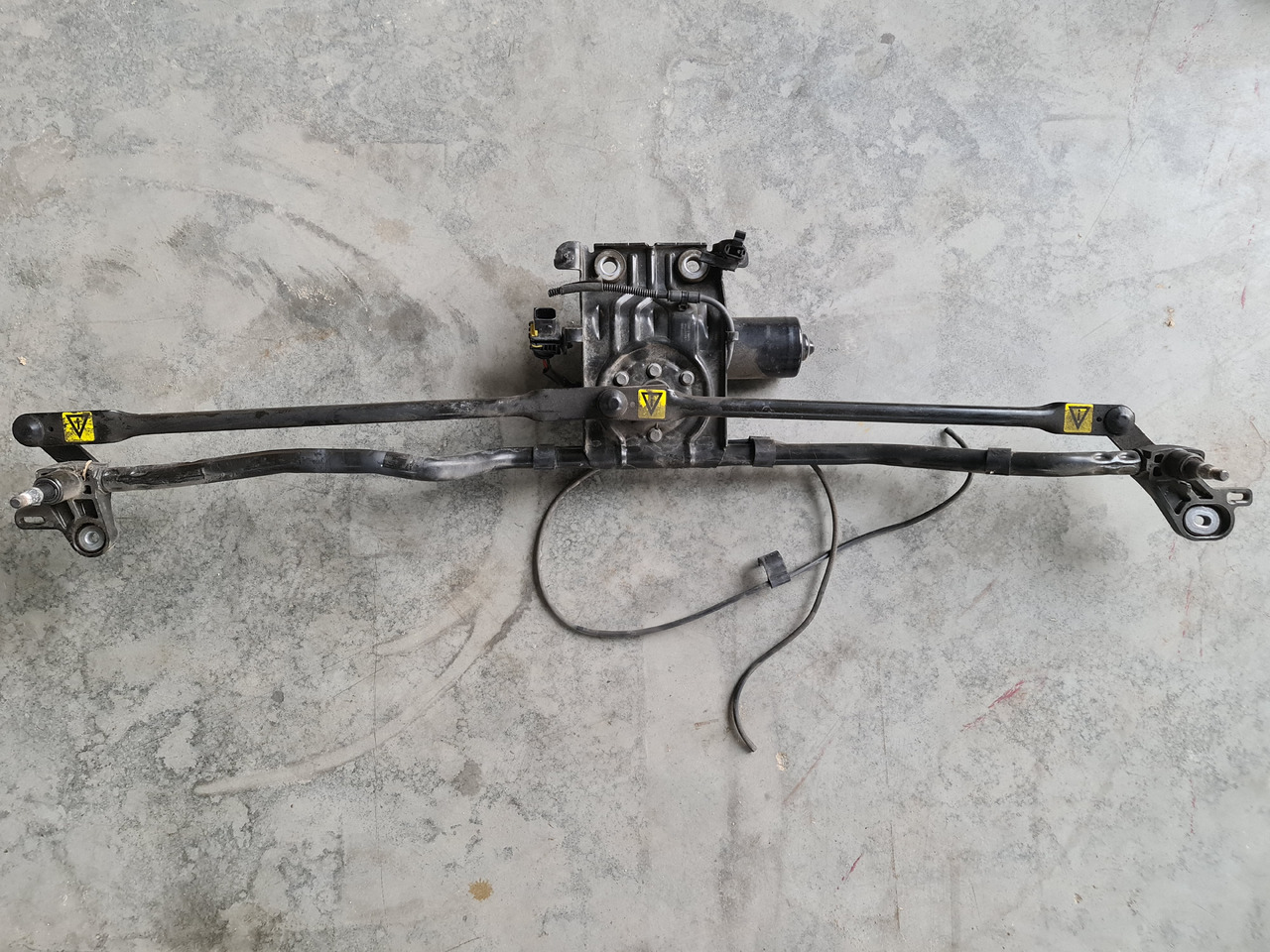 RENAULT RANGE T / WIPERS MECHANISM - 雨刮器:图2 RENAULT RANGE T / WIPERS MECHANISM - 雨刮器:图2
