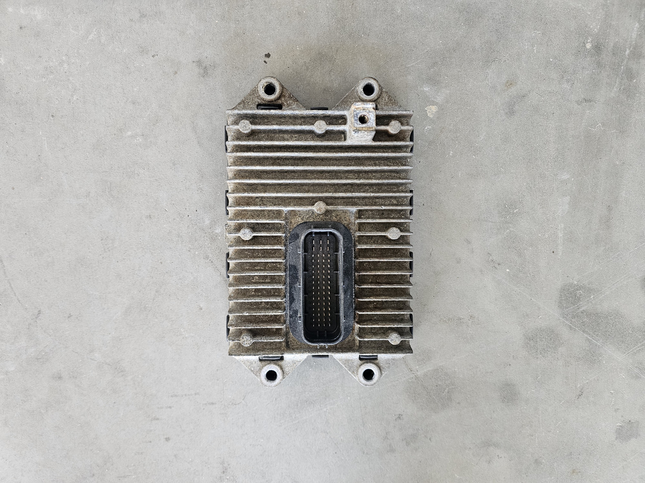 VOLVO FH4 FM4 / ADBLUE SCR CONTROL UNIT / 21911783 P01 - ECU:图2 VOLVO FH4 FM4 / ADBLUE SCR CONTROL UNIT / 21911783 P01 - ECU:图2