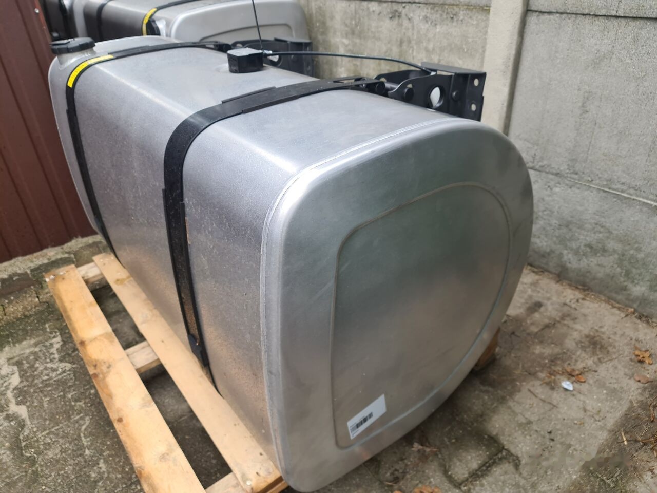 Volvo FH4 FM4 FH FMX Volvo FH FM FH4 FM4 FMX - 燃料箱 适用于 卡车:图3 Volvo FH4 FM4 FH FMX Volvo FH FM FH4 FM4 FMX - 燃料箱 适用于 卡车:图3