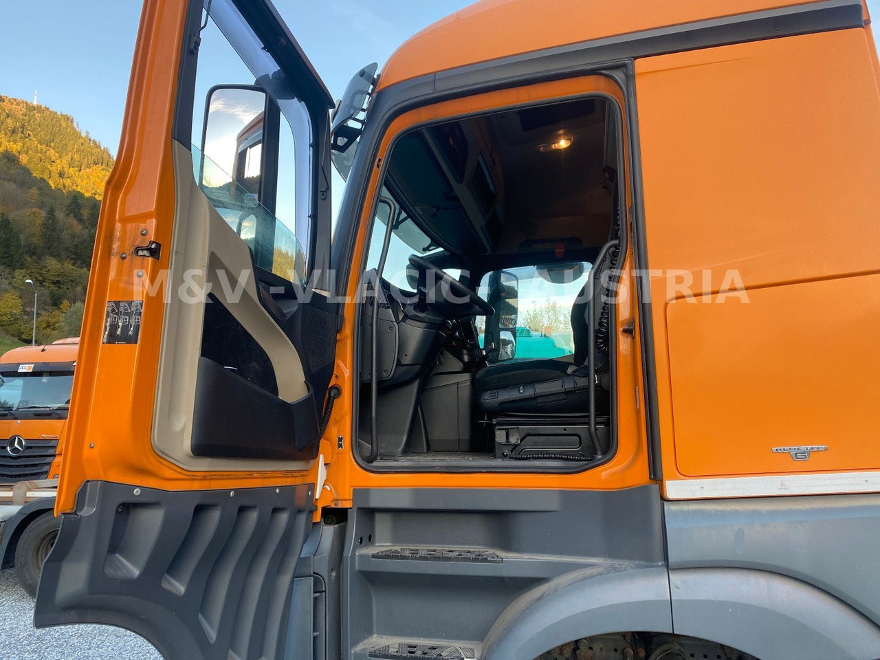 Mercedes-Benz 2542 - 集装箱运输车/ 可拆卸车身的卡车:图3 Mercedes-Benz 2542 - 集装箱运输车/ 可拆卸车身的卡车:图3