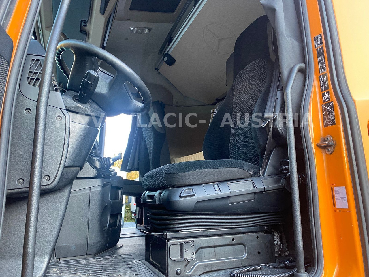 Mercedes-Benz 2542 - 集装箱运输车/ 可拆卸车身的卡车:图3 Mercedes-Benz 2542 - 集装箱运输车/ 可拆卸车身的卡车:图3