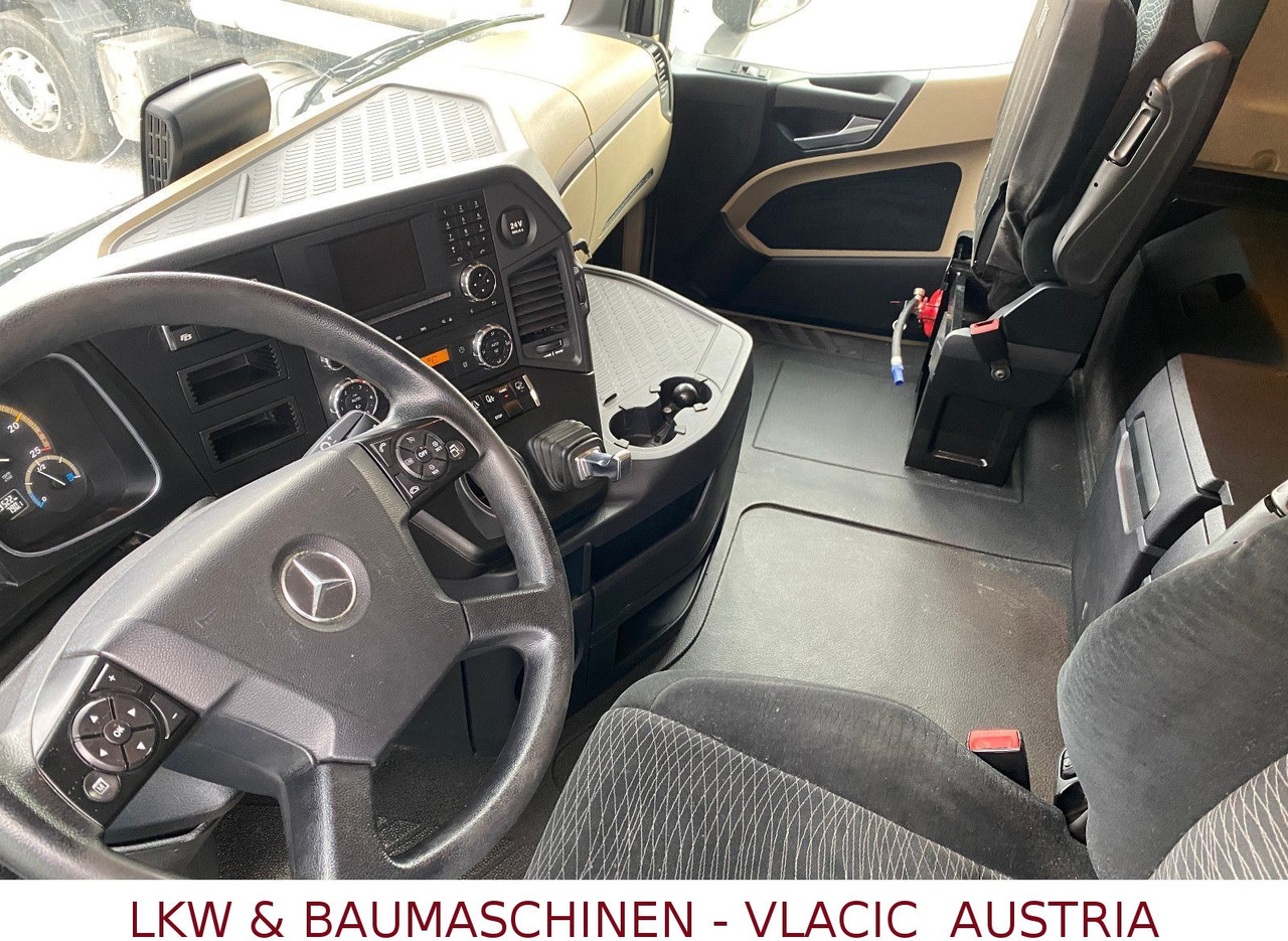 吊钩升降车 Mercedes-Benz 2563：图6