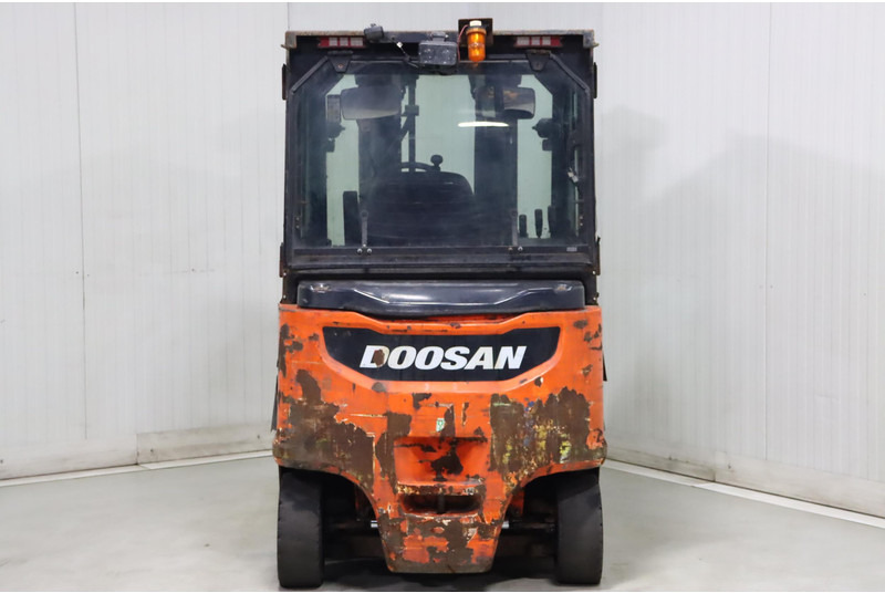 Doosan B35X-7 - 电动叉车:图5 Doosan B35X-7 - 电动叉车:图5
