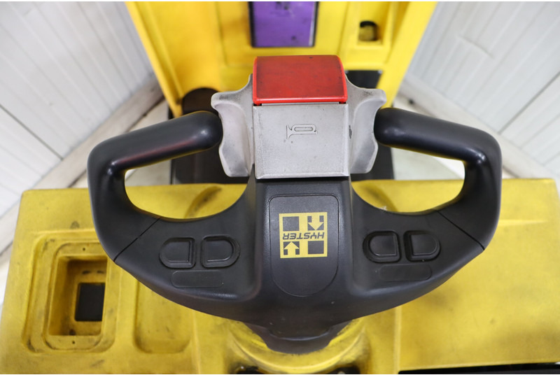 Hyster LO5.0T - 牵引车站:图2 Hyster LO5.0T - 牵引车站:图2
