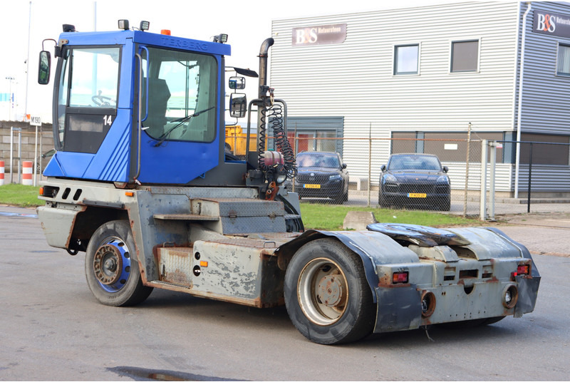 Terberg TT220 - 码头牵引车:图4 Terberg TT220 - 码头牵引车:图4