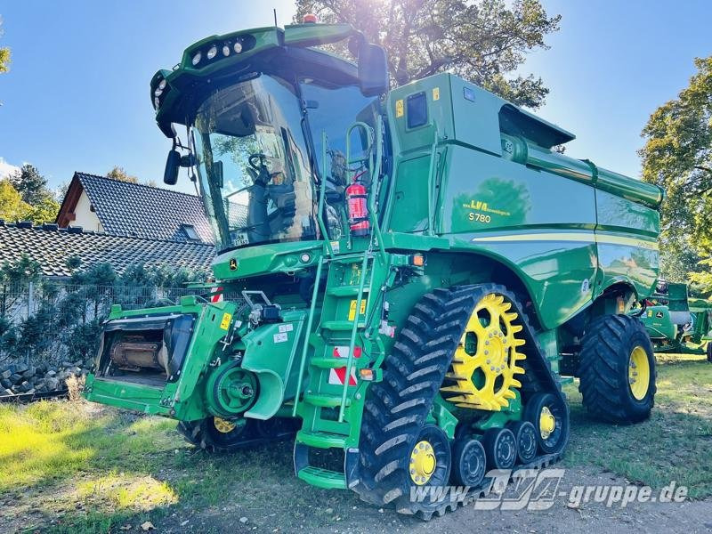 John Deere S780 - 联合收割机:图1 John Deere S780 - 联合收割机:图1