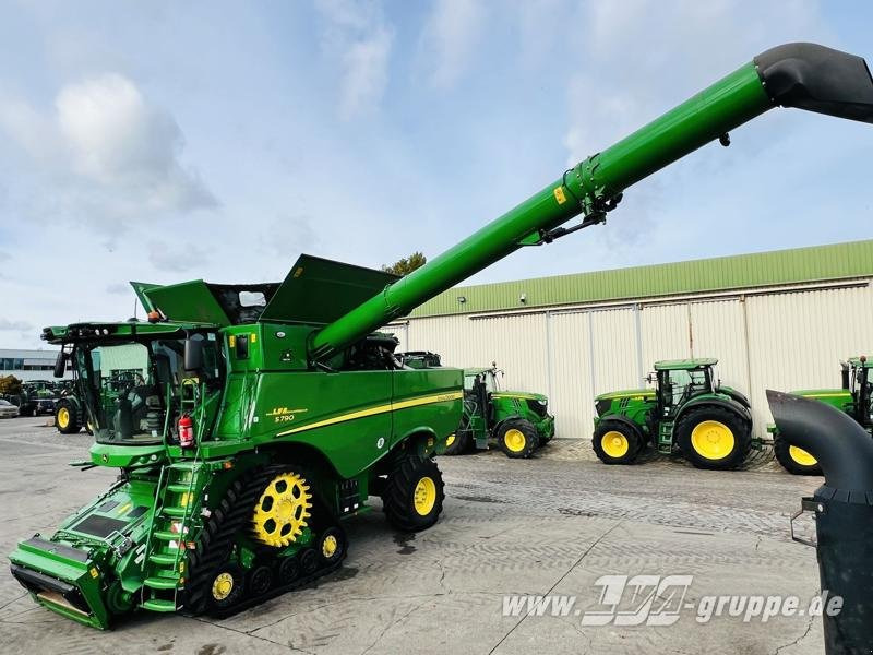 John Deere S790 - 联合收割机:图1 John Deere S790 - 联合收割机:图1