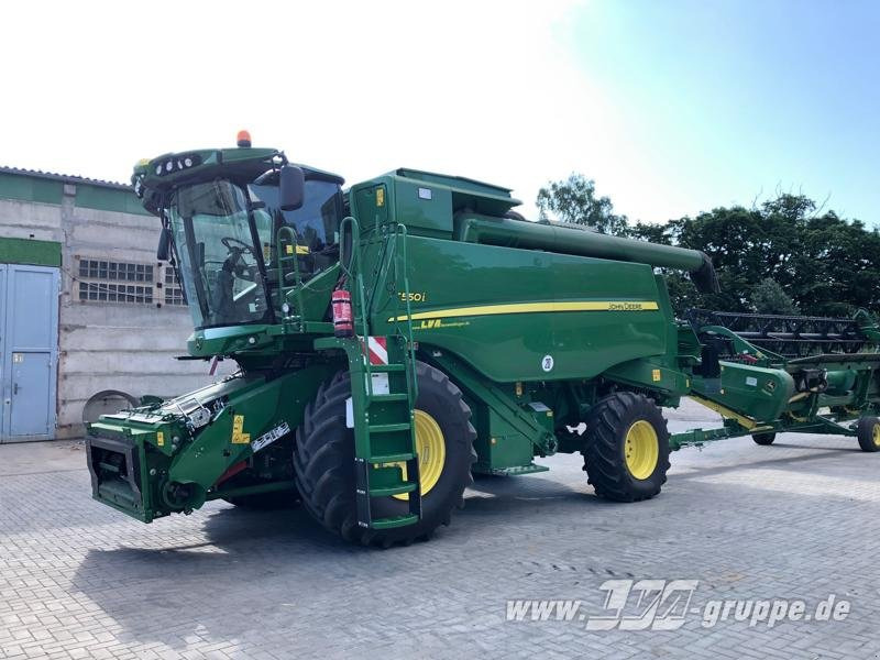 John Deere T550 - 联合收割机:图1 John Deere T550 - 联合收割机:图1