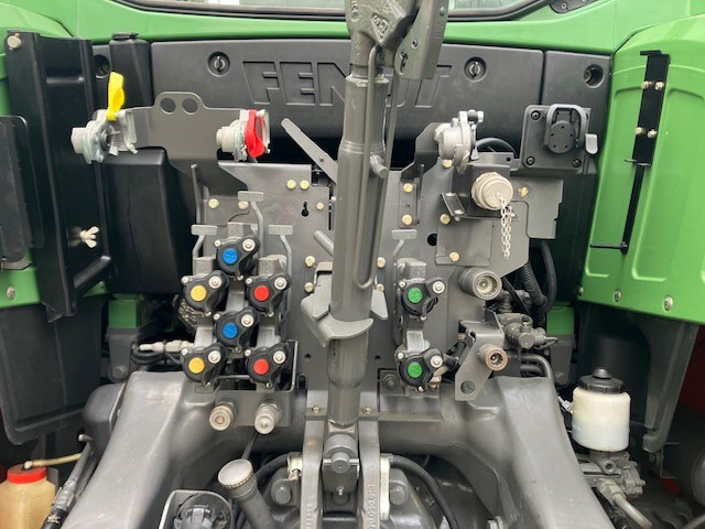 FENDT 724 profi plus - 拖拉机:图4 FENDT 724 profi plus - 拖拉机:图4