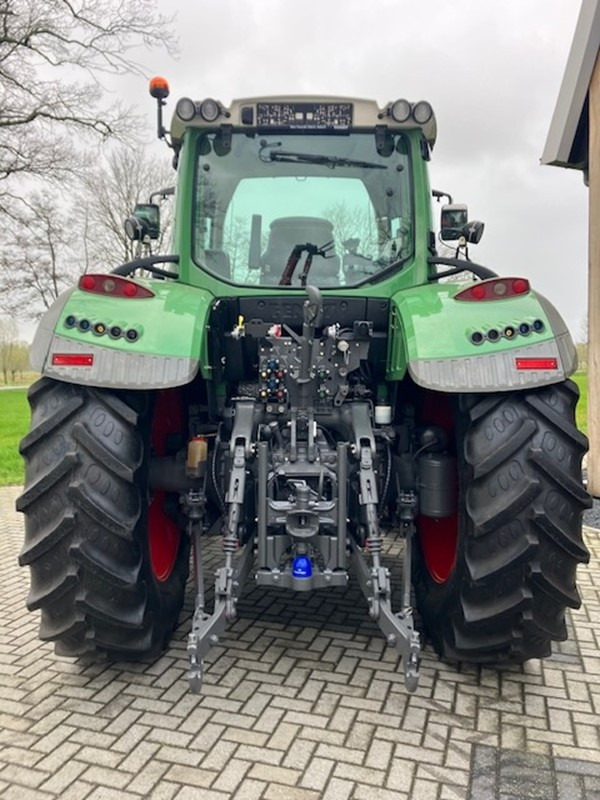 FENDT 724 profi plus - 拖拉机:图3 FENDT 724 profi plus - 拖拉机:图3