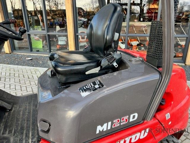 MANITOU MI25D - 柴油叉车:图3 MANITOU MI25D - 柴油叉车:图3