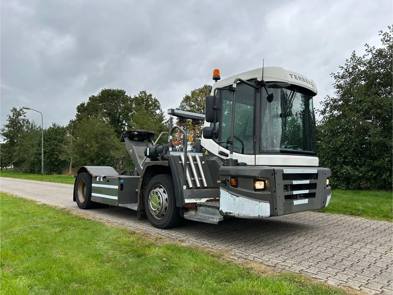Terberg DT 183 | DISTRIBUTION TERMINAL | 8949 HOURS !!!! | LOW STEPS - 码头牵引车:图2 Terberg DT 183 | DISTRIBUTION TERMINAL | 8949 HOURS !!!! | LOW STEPS - 码头牵引车:图2
