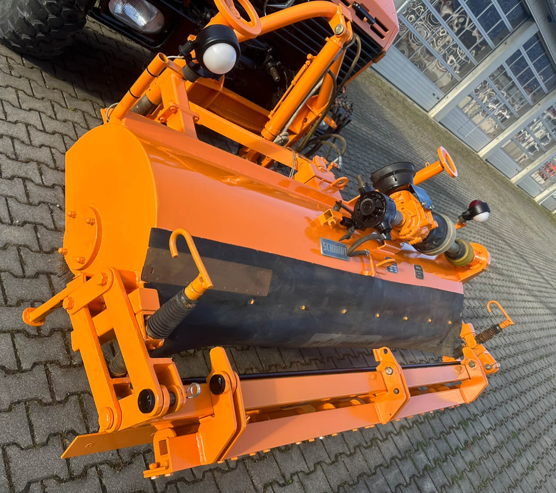 Unimog Frontanbaukehrbesen Schmidt VKS4.2 - 扫地机:图2 Unimog Frontanbaukehrbesen Schmidt VKS4.2 - 扫地机:图2