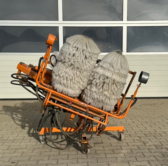 Unimog Leitpfostenwaschgerät Schmidt RPS-H - 扫地机:图1 Unimog Leitpfostenwaschgerät Schmidt RPS-H - 扫地机:图1