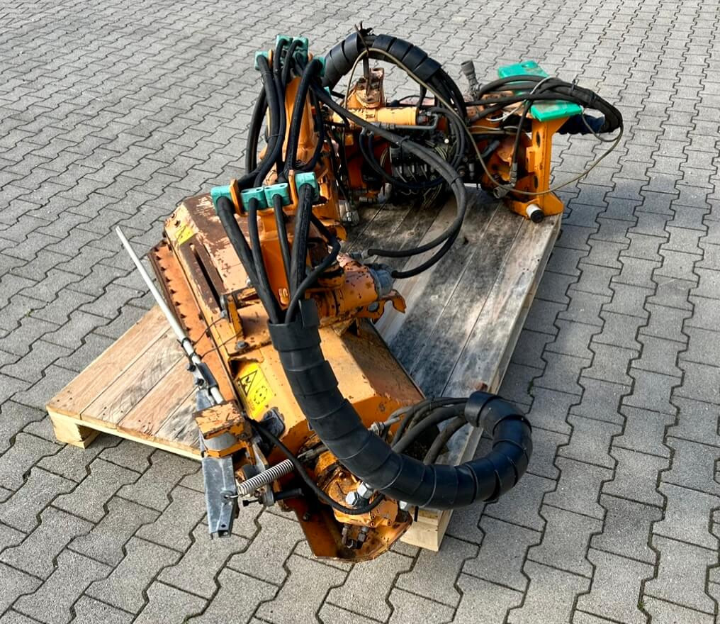 Unimog Randstreifenmulcher Mulag MRK 300 - 边缘割草机:图3 Unimog Randstreifenmulcher Mulag MRK 300 - 边缘割草机:图3