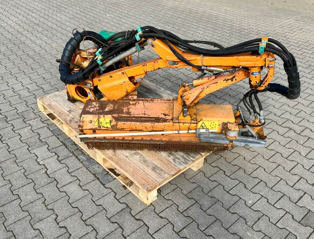 Unimog Randstreifenmulcher Mulag MRK 300 - 边缘割草机:图2 Unimog Randstreifenmulcher Mulag MRK 300 - 边缘割草机:图2