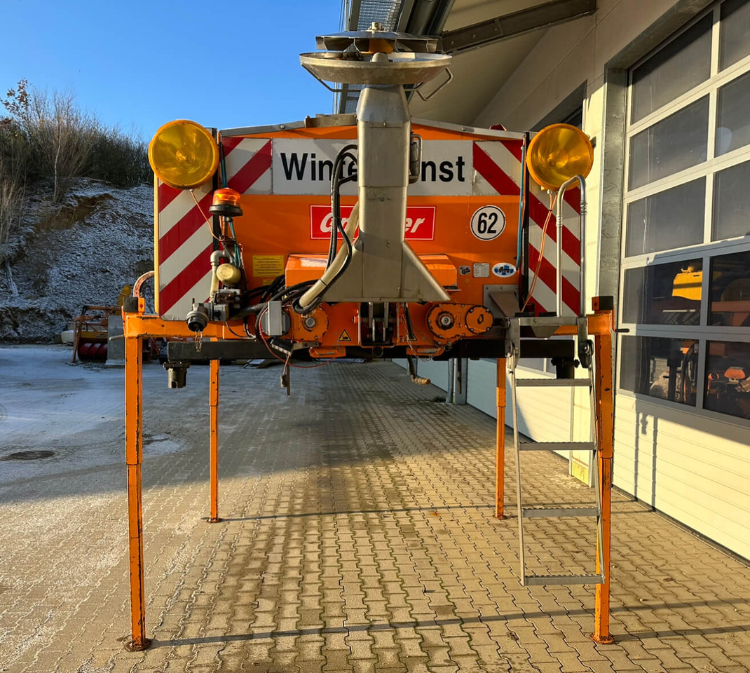 Unimog Salzstreuer Gmeiner 4000TCFS - 撒沙机/ 撒盐机:图2 Unimog Salzstreuer Gmeiner 4000TCFS - 撒沙机/ 撒盐机:图2