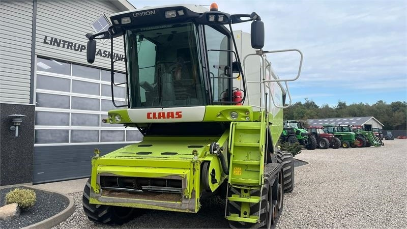 Claas LEXION 560 Med ny bælter og 4wd - 联合收割机:图3 Claas LEXION 560 Med ny bælter og 4wd - 联合收割机:图3