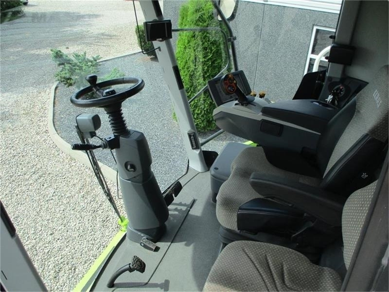 Claas LEXION 750 Gårdmaskine med kun 1480timer og V900 s - 联合收割机:图4 Claas LEXION 750 Gårdmaskine med kun 1480timer og V900 s - 联合收割机:图4